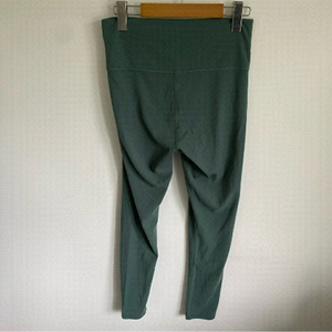 ARITZIA TNA Atmosphere High-Rise 7/8 Leggings in Green • M Medium